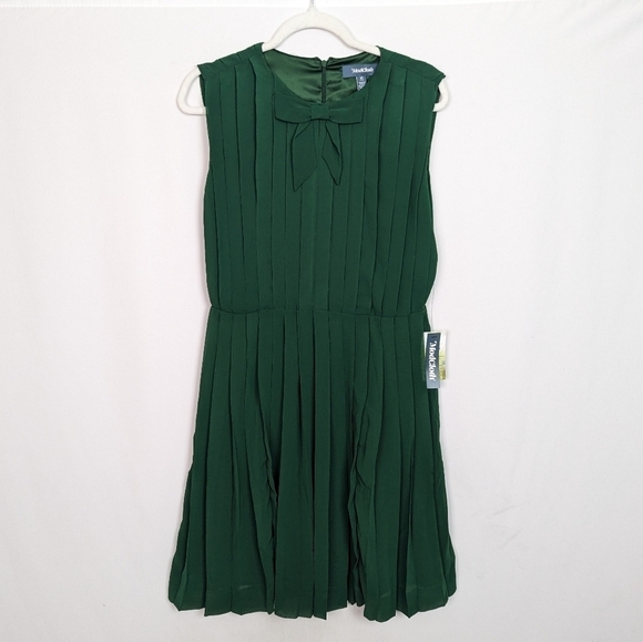 NWT Modcloth M The Pleat-est Dress Solid Green Green Fit and Flare Bow Pleated - Picture 2 of 16